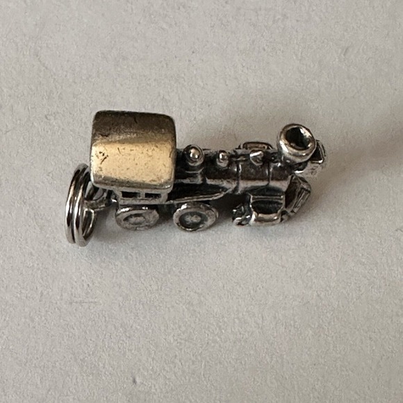 Vintage Train Sterling Silver Charm Pendant Bell Busch Gardens (?) 3D 3 Grams - Picture 3 of 7